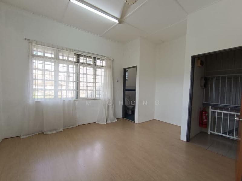 2-storey Terraced House for Sale in Taman Jati (Batu Berendam) - YM Chong - Living Room - PropertyGuru.com.my