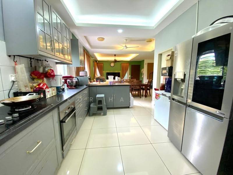 2-storey Terraced House for Sale in Bandar Rimbayu (Telok Panglima Garang) - Syukor Hartanah - Kitchen - PropertyGuru.com.my