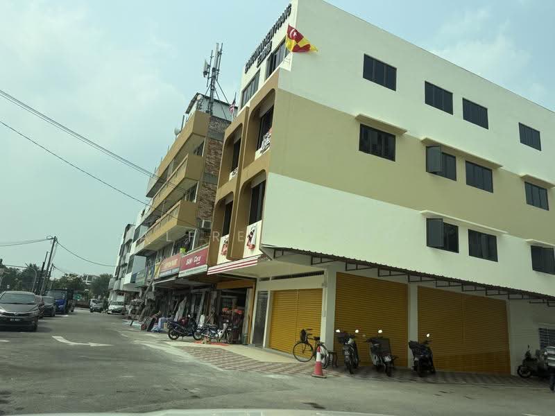 Kedai / Pejabat untuk Disewa di Taman Bukit Serdang (Seri Kembangan) - Alfred Long - Exterior - PropertyGuru.com.my