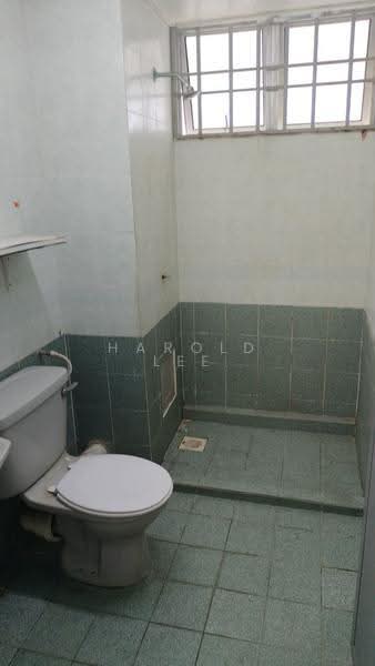 Condominium for Sale at Desa Golf Condominium - Harold Lee - Bathroom - PropertyGuru.com.my