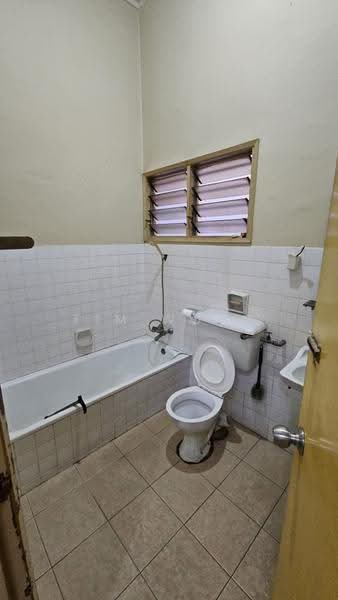 1-storey Terraced House for Sale in Taman Tun Dr Ismail (Kuala Lumpur) - Tim Wong - Bathroom - PropertyGuru.com.my