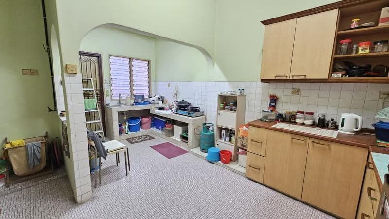 1-storey Terraced House for Sale in Taman Tun Dr Ismail (Kuala Lumpur) - Tim Wong - Kitchen - PropertyGuru.com.my