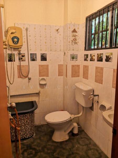 Semi-Detached House for Sale in Hulu Semenyih (Selangor) - Even Chong - Bathroom - PropertyGuru.com.my