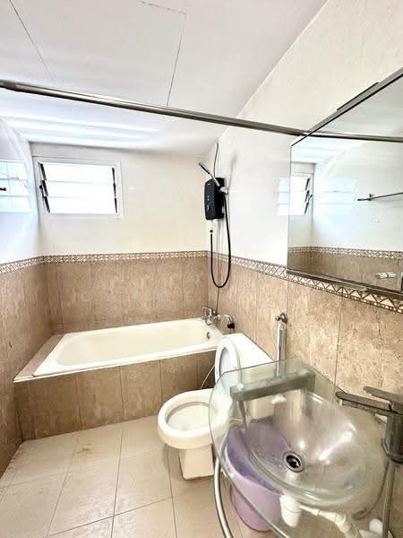 Condominium for Rent at Gurney Park Condominium - Carmen Ooi - Bathroom - PropertyGuru.com.my