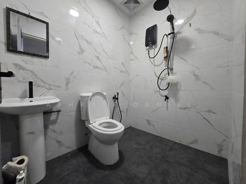 Rumah Berkembar untuk Dijual di Taman Melewar (Gombak) - Ashraff Daniel - Bathroom - PropertyGuru.com.my