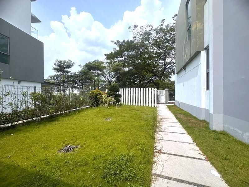 Semi-Detached House for Sale in Taman Molek (Johor Bahru) - Karl Lim - Exterior - PropertyGuru.com.my