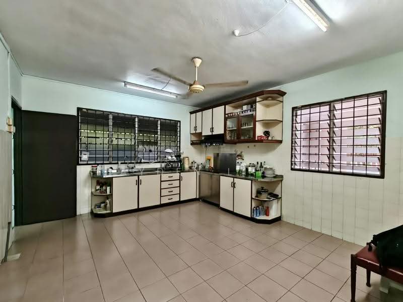 Rumah Teres untuk Dijual di Taman Damai Jaya (Skudai) - Jayden Liew - Kitchen - PropertyGuru.com.my