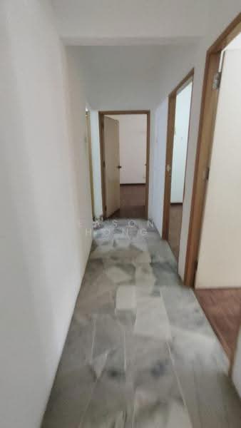 Apartment for Sale at Putra Permai Block C - Eason Hong - Corridor - PropertyGuru.com.my