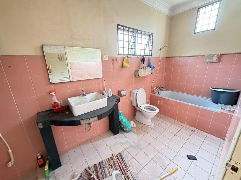 Bungalow House for Sale in Bandar Country Homes (Rawang) - Bernard Ong - Bathroom - PropertyGuru.com.my