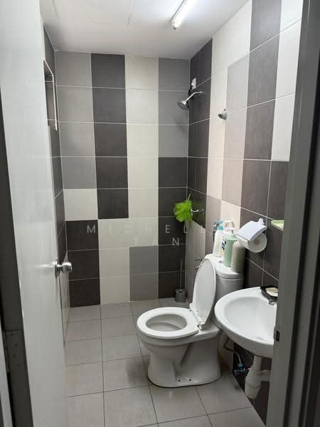 Service Residence for Sale at Residensi Mutiara Kajang 2 - Michelle Tan - Bathroom - PropertyGuru.com.my