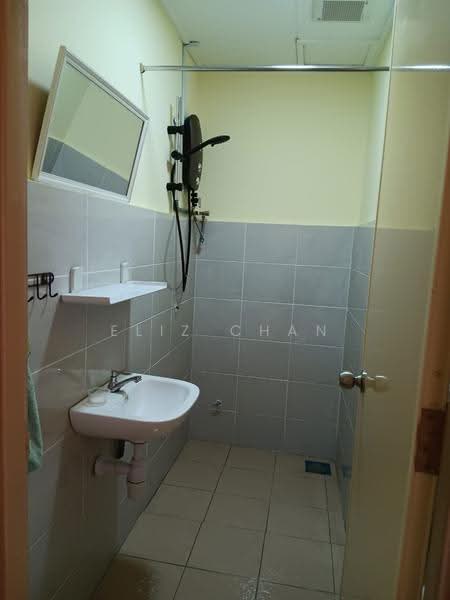 Kondominium untuk Disewa di Selayang 18 - Eliz Chan - Bathroom - PropertyGuru.com.my