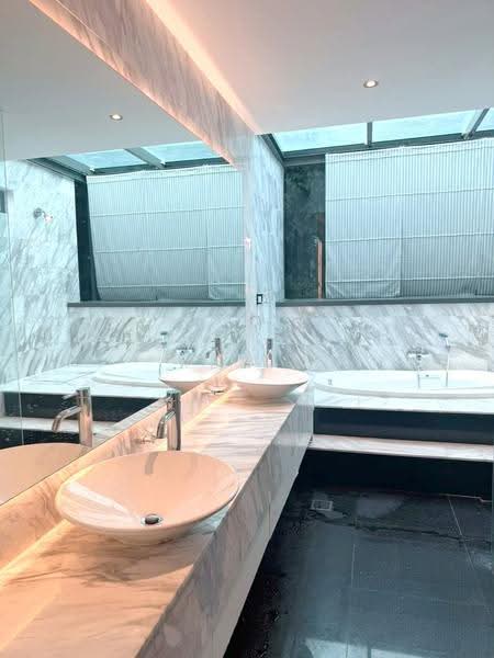 Townhouse for Rent in Bukit Kiara (Kuala Lumpur) - Kew . - Bathroom - PropertyGuru.com.my