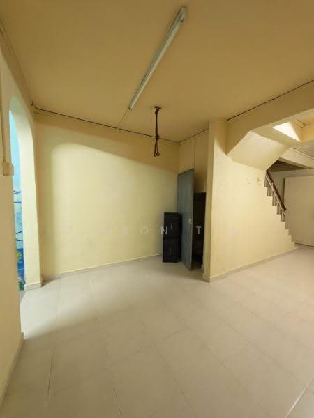 Rumah Teres 2-Tingkat untuk Dijual di Taman Ungku Tun Aminah (Skudai) - Gloson Ten - Interior - PropertyGuru.com.my