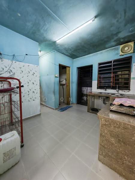 Rumah Teres 2-Tingkat untuk Dijual di Taman Ungku Tun Aminah (Skudai) - Gloson Ten - Kitchen - PropertyGuru.com.my