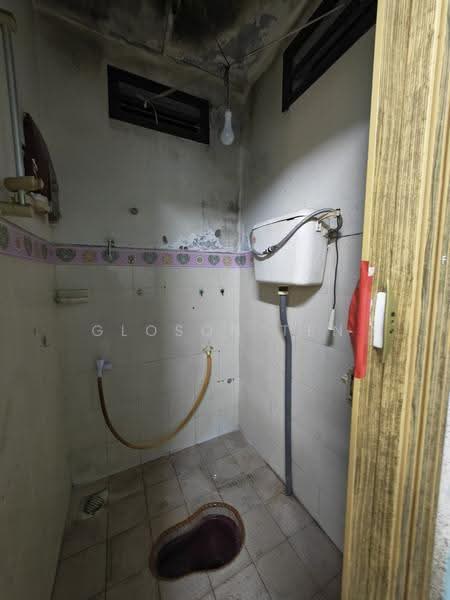 Rumah Teres 2-Tingkat untuk Dijual di Taman Ungku Tun Aminah (Skudai) - Gloson Ten - Bathroom - PropertyGuru.com.my