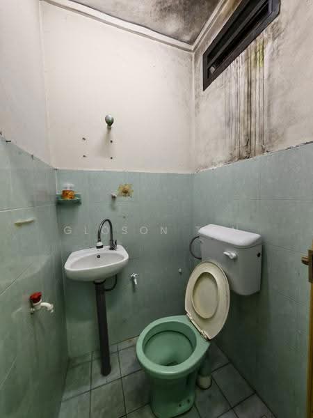 Rumah Teres 2-Tingkat untuk Dijual di Taman Ungku Tun Aminah (Skudai) - Gloson Ten - Bathroom - PropertyGuru.com.my