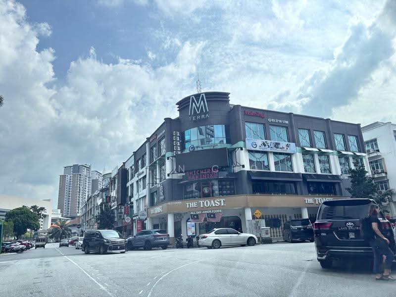 Shop for Rent in Bandar Puteri Puchong (Puchong) - Jolin Choi - Exterior - PropertyGuru.com.my
