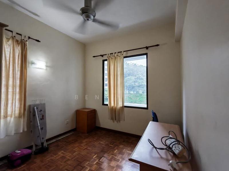 Kondominium untuk Dijual di Marina Tower (Ratu Mutiara) - Ben Liau - Bedroom - PropertyGuru.com.my