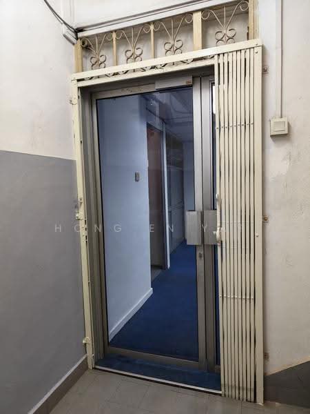 Shop / Office for Rent in Taman Pelangi (Johor Bahru) - Hong En Yap - Entrance - PropertyGuru.com.my