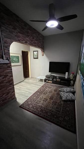 2-storey Terraced House for Sale in Taman Bukit Kempas (Tampoi) - Melinda Ee - Living Room - PropertyGuru.com.my