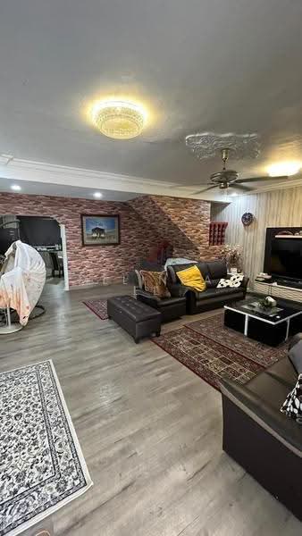 2-storey Terraced House for Sale in Taman Bukit Kempas (Tampoi) - Melinda Ee - Living Room - PropertyGuru.com.my