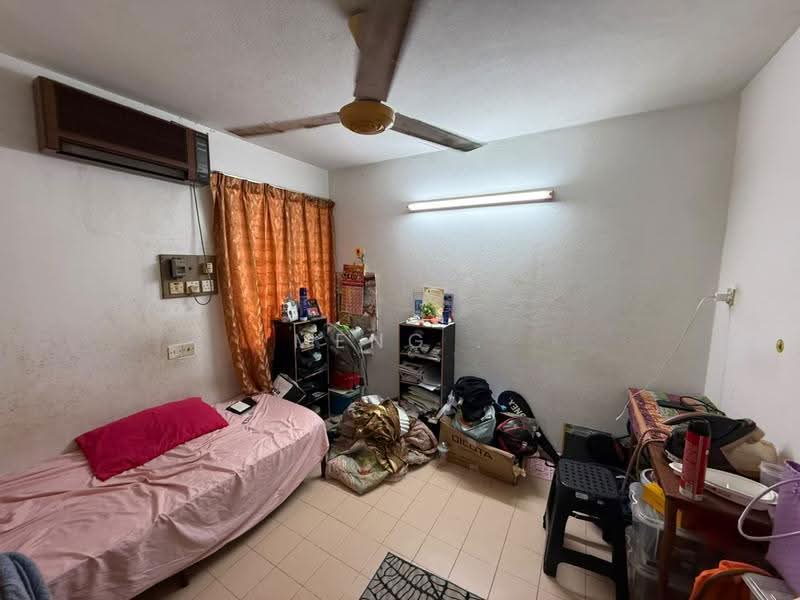 Apartment for Sale at Taman Lip Sin Block 37 - Meng . - Bedroom - PropertyGuru.com.my