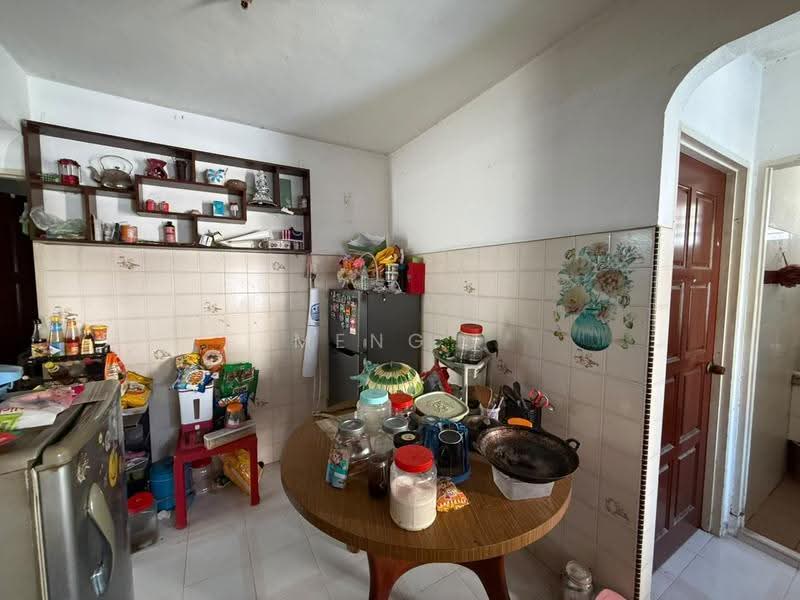 Apartment for Sale at Taman Lip Sin Block 37 - Meng . - Kitchen - PropertyGuru.com.my