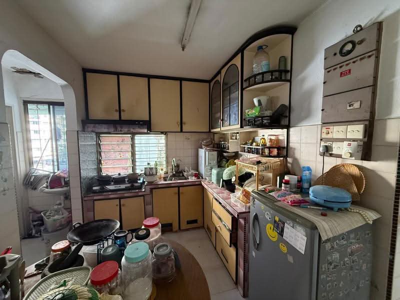 Apartment for Sale at Taman Lip Sin Block 37 - Meng . - Kitchen - PropertyGuru.com.my