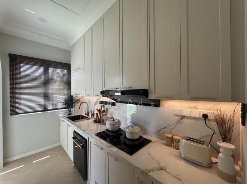 Rumah Banglo untuk Disewa di Mont Kiara (Kuala Lumpur) - Aizat Saifulrullah - Kitchen - PropertyGuru.com.my