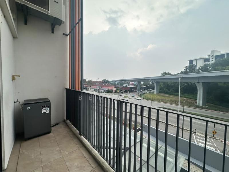 Kediaman Servis untuk Disewa di Emporis - Ben Loh - Balcony - PropertyGuru.com.my