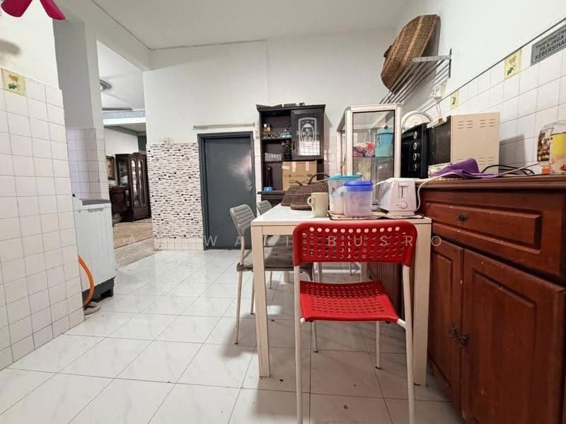 2-storey Terraced House for Sale in Seksyen 4 (Shah Alam) - Salawati Busro - Kitchen - PropertyGuru.com.my