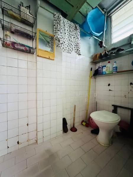 Rumah Flat untuk Dijual di Seksyen 1 Wangsa Maju Flat - Muhammad Shahrul Ridhwan Mehamad Nasir - Bathroom - PropertyGuru.com.my