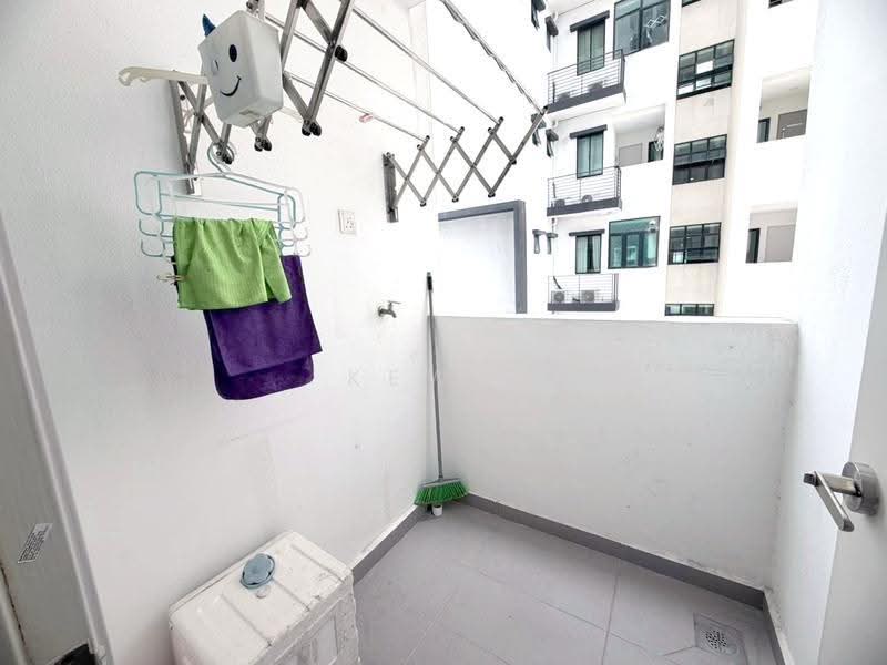 Kediaman Servis untuk Disewa di D'sands Residence - Kew . - Balcony - PropertyGuru.com.my