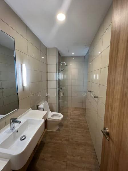 Service Residence for Sale at Avara - Camie Hoo - Bathroom - PropertyGuru.com.my
