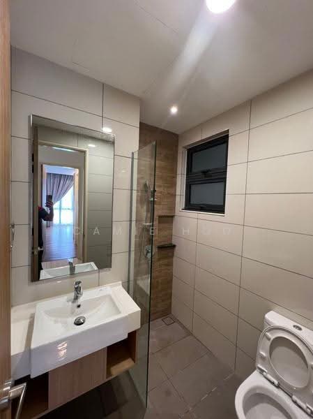 Service Residence for Sale at Avara - Camie Hoo - Bathroom - PropertyGuru.com.my