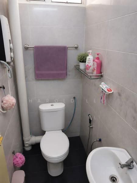 Apartment for Sale at Pangsapuri Air Putih - Harold Lee - Bathroom - PropertyGuru.com.my