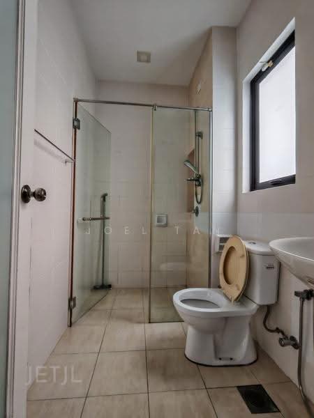 Rumah Berkembar untuk Dijual di Bandar Botanic (Klang) - Joel Tan - Bathroom - PropertyGuru.com.my