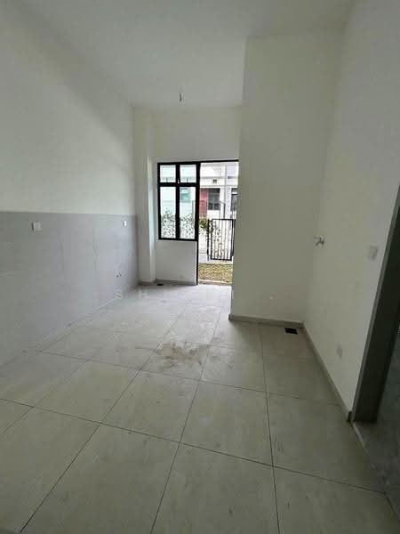 Rumah Teres untuk Dijual di Bandar Putra Kulai (Kulai) - Shishi . - Entrance - PropertyGuru.com.my