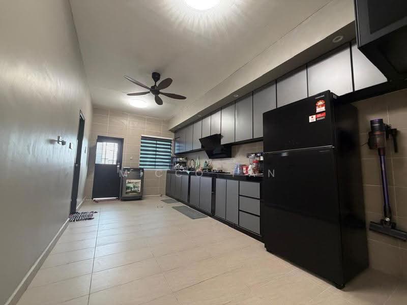 Rumah Teres untuk Disewa di Taman Pulai Bestari (Skudai) - Micco Tan - Kitchen - PropertyGuru.com.my