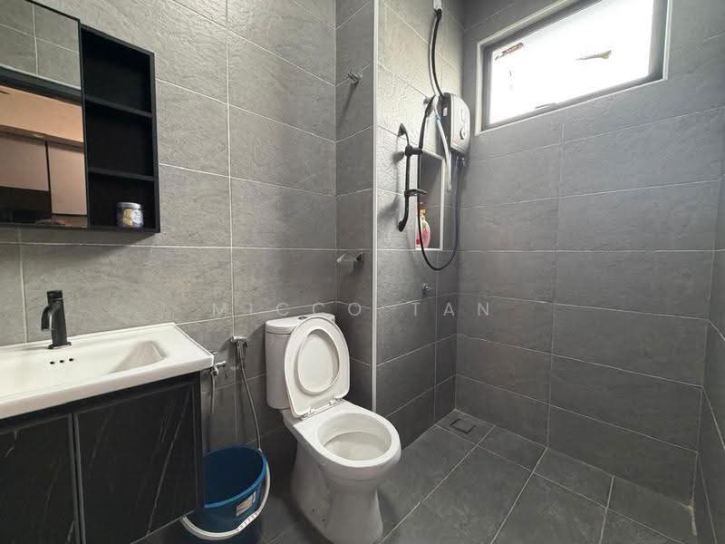 Rumah Teres untuk Disewa di Taman Pulai Bestari (Skudai) - Micco Tan - Bathroom - PropertyGuru.com.my