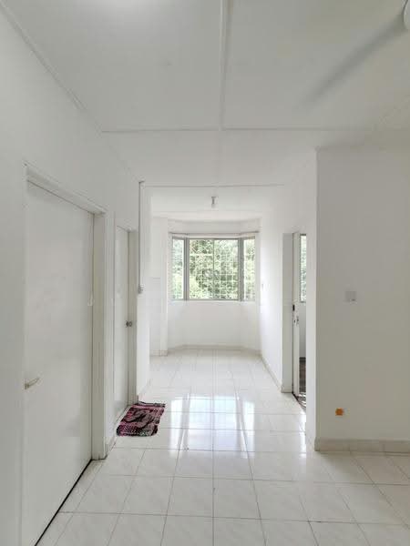 Apartment for Rent at Beverly Hills 5 - Joanne Lee - Corridor - PropertyGuru.com.my