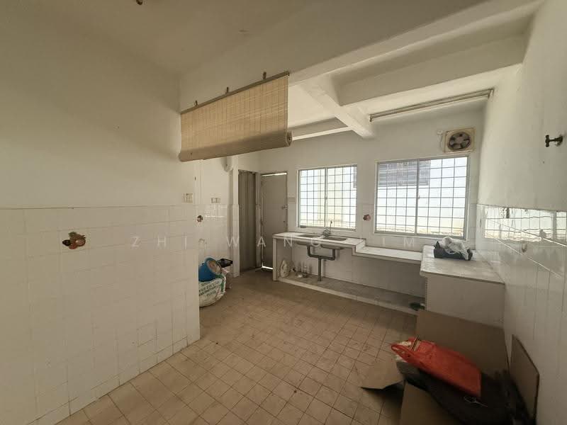 Rumah Teres untuk Dijual di Bandar Country Homes (Rawang) - Zhi Wang Lim - Kitchen - PropertyGuru.com.my
