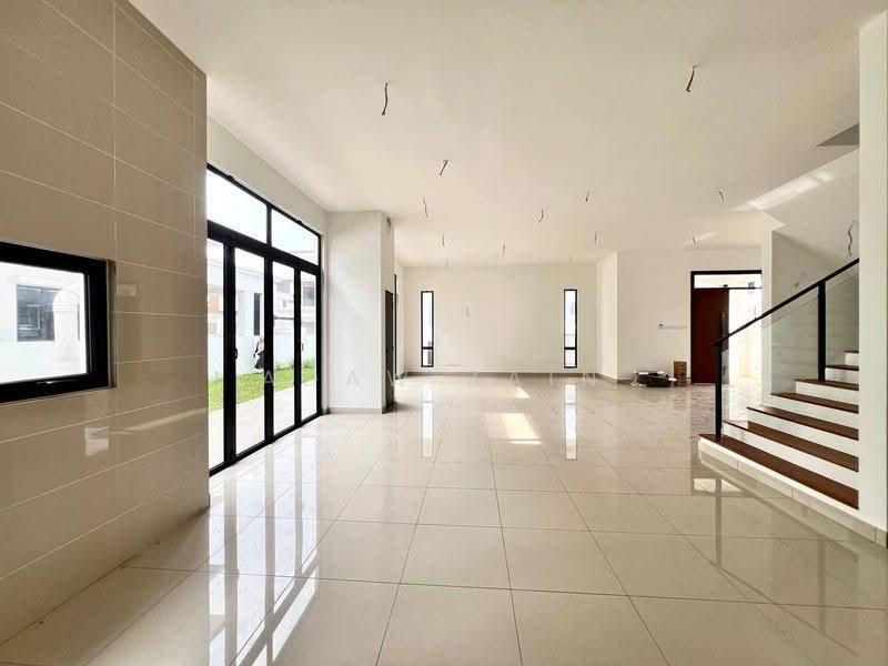 Link Bungalow for Sale in Setia Alam (Selangor) - Adaw Zain - Living Room - PropertyGuru.com.my
