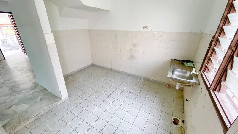 Rumah Teres 2-Tingkat untuk Dijual di Ampang (Kuala Lumpur) - Azrul Ismail - Kitchen - PropertyGuru.com.my