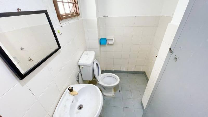 Rumah Teres 2-Tingkat untuk Dijual di Ampang (Kuala Lumpur) - Azrul Ismail - Bathroom - PropertyGuru.com.my