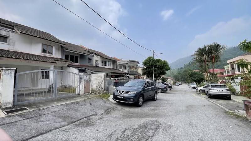 Rumah Teres 2-Tingkat untuk Dijual di Ampang (Kuala Lumpur) - Azrul Ismail - Exterior - PropertyGuru.com.my
