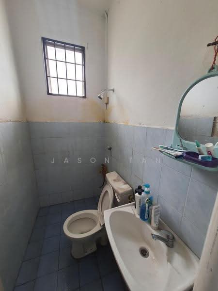 Rumah Teres 2-Tingkat untuk Dijual di Taman Puncak Jalil (Seri Kembangan) - Jason Tan - Bathroom - PropertyGuru.com.my