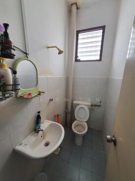 Rumah Teres 2-Tingkat untuk Dijual di Taman Puncak Jalil (Seri Kembangan) - Jason Tan - Bathroom - PropertyGuru.com.my