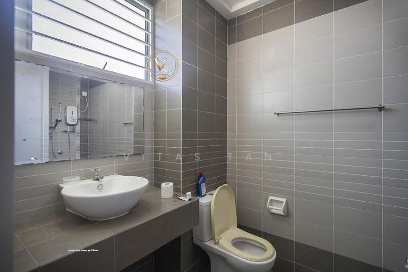 Rumah Teres 2-Tingkat untuk Disewa di Bandar Bukit Raja (Klang) - Vitas Tan - Bathroom - PropertyGuru.com.my