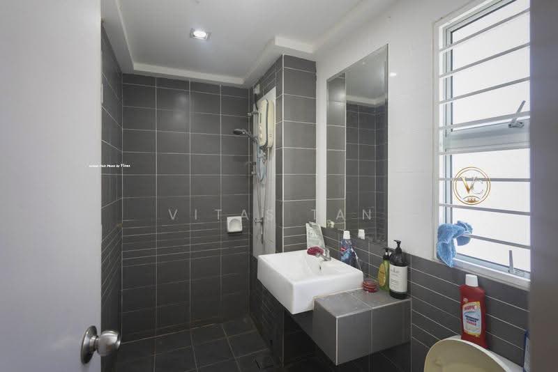 Rumah Teres 2-Tingkat untuk Disewa di Bandar Bukit Raja (Klang) - Vitas Tan - Bathroom - PropertyGuru.com.my
